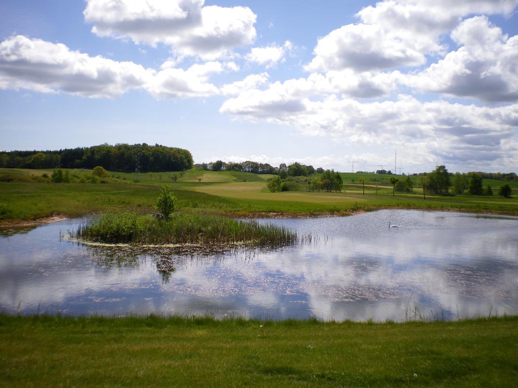 Golfcentrum Schloss Karnitz Ruegen Garz  Exterior photo