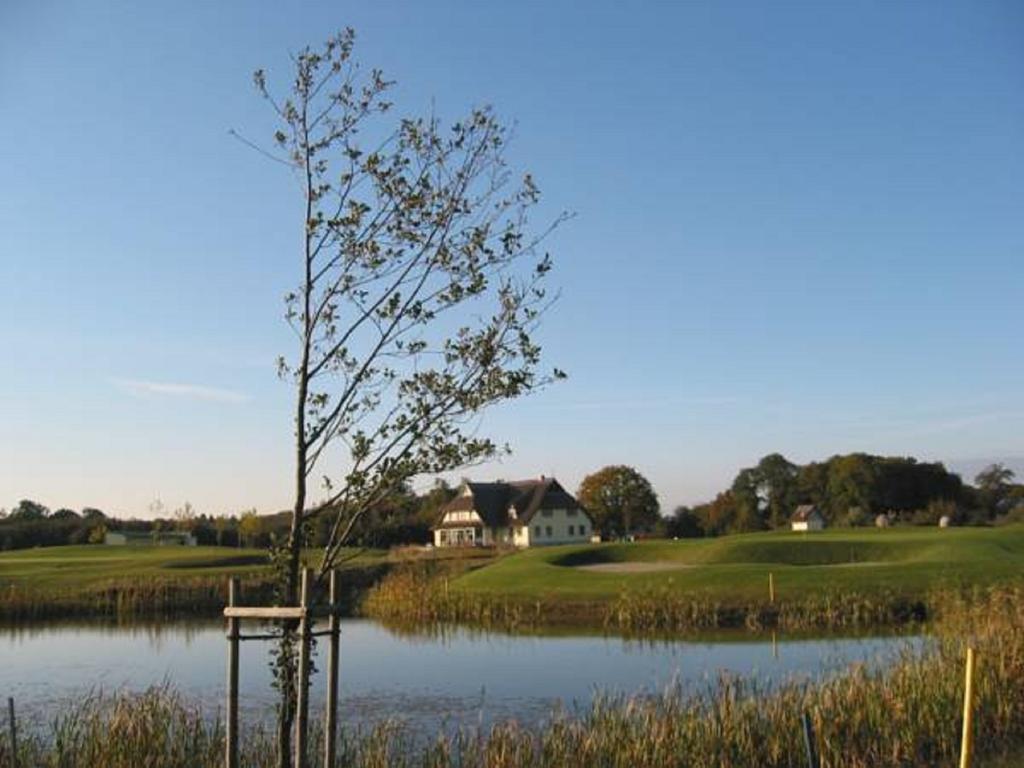 Golfcentrum Schloss Karnitz Ruegen Garz  Exterior photo