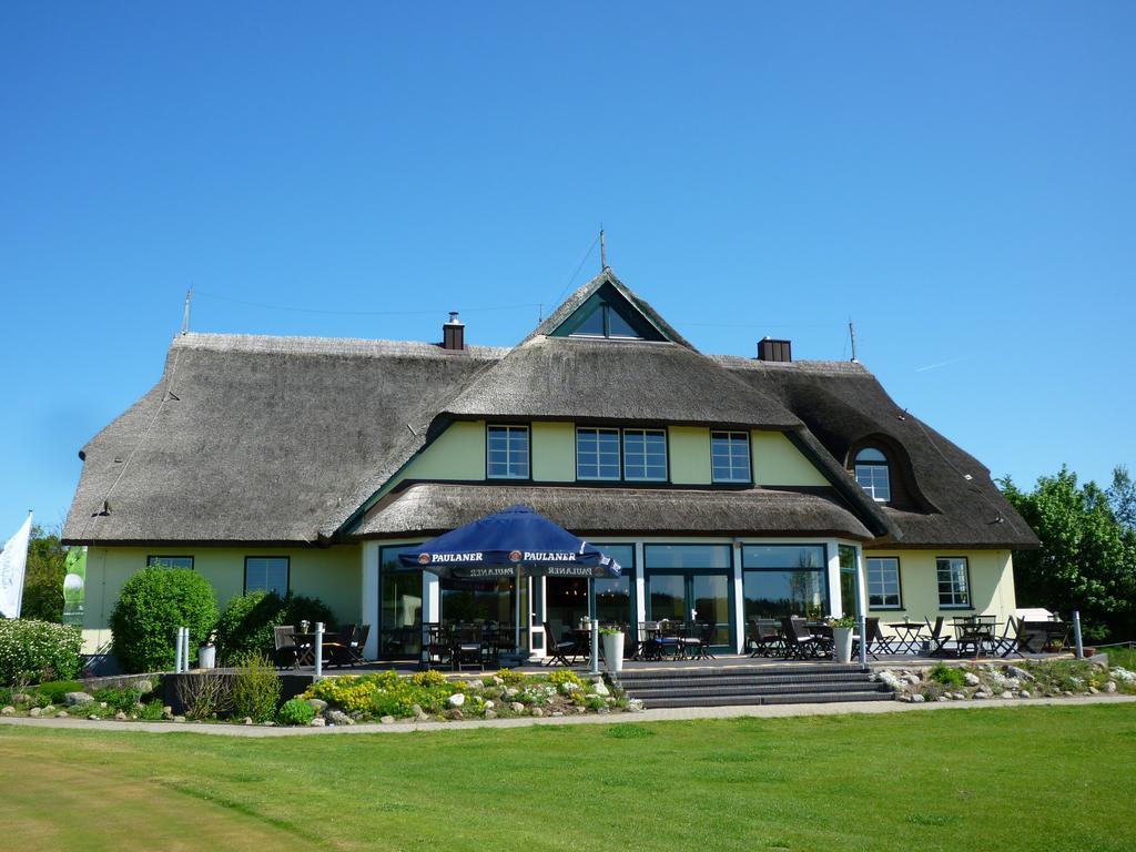 Golfcentrum Schloss Karnitz Ruegen Garz  Exterior photo